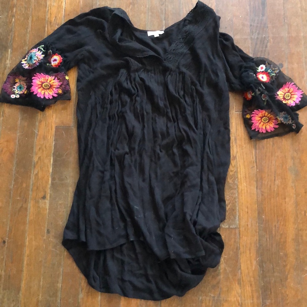 Umgee dress with bell lace and embroidered sleeves size small